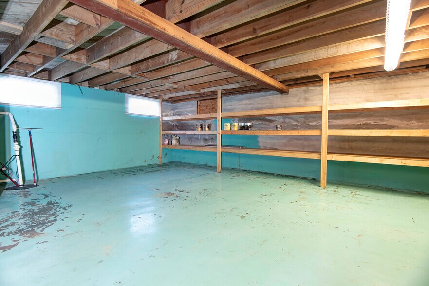 More Photos Of 1484 E Saint Louis St, Springfield Office For Sale