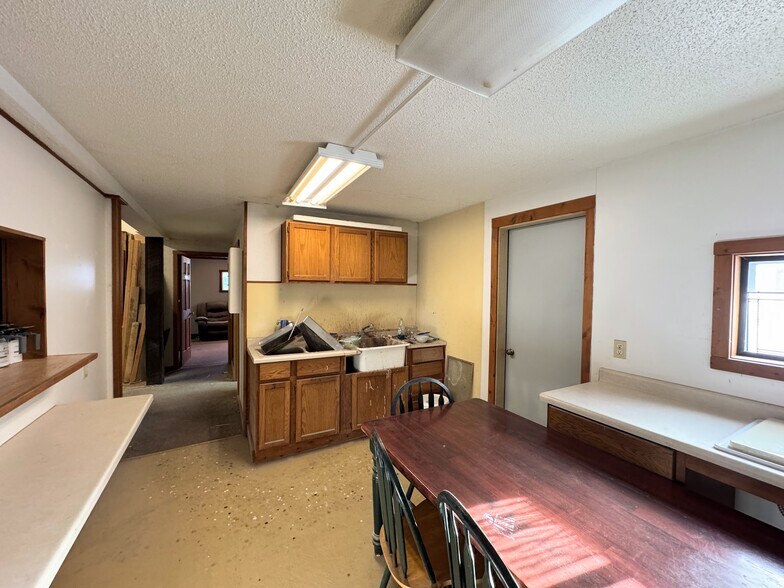 More Photos Of 2480 W Highway 63, Springbrook Warehouse For Sale