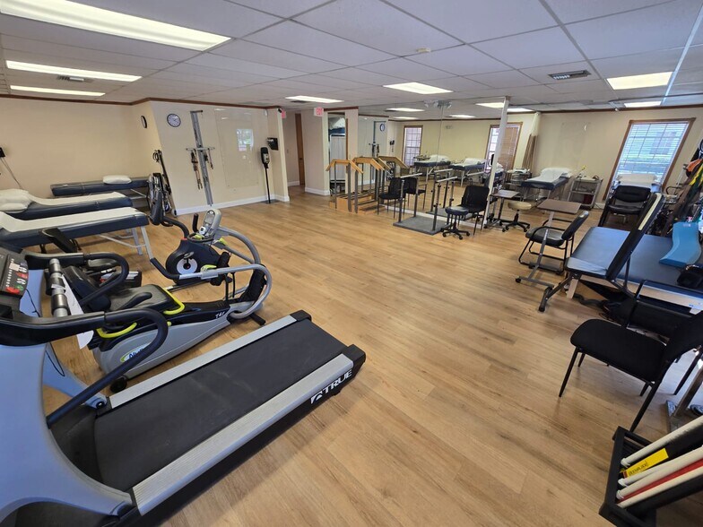 More Photos Of 7777 N University Dr, Tamarac Medical For Sale