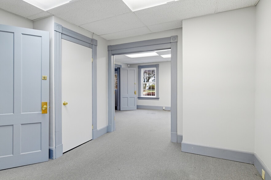 More Photos Of 355 Bridge St, Northampton Office For Lease