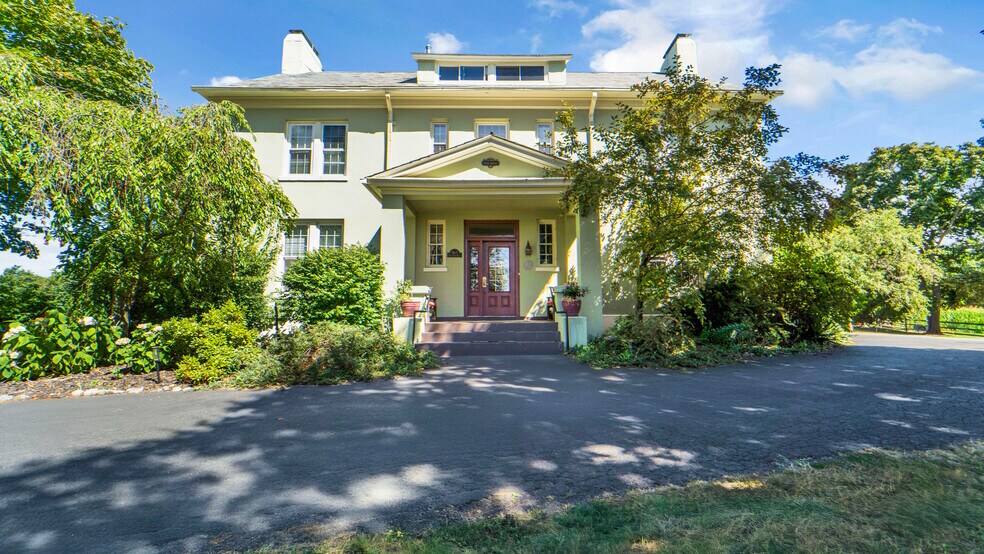 Primary Photo Of 563 Yale Farm Rd, Romulus Hospitality For Sale