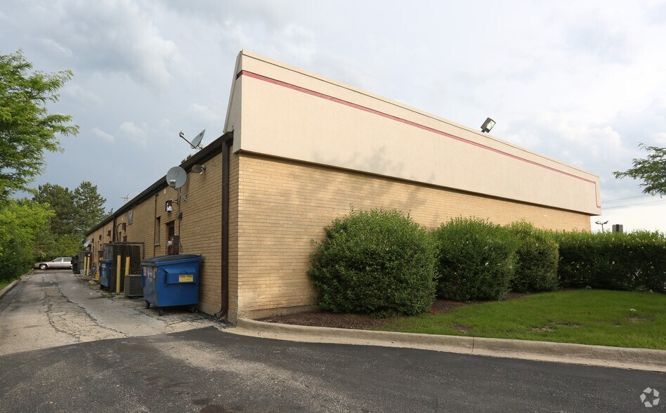 More Photos Of 823-853 E Algonquin Rd, Schaumburg Storefront For Lease
