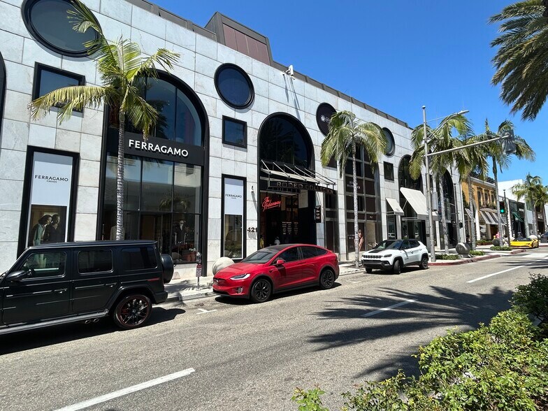 Primary Photo Of 421 N Rodeo Dr, Beverly Hills Storefront Retail Office For Lease