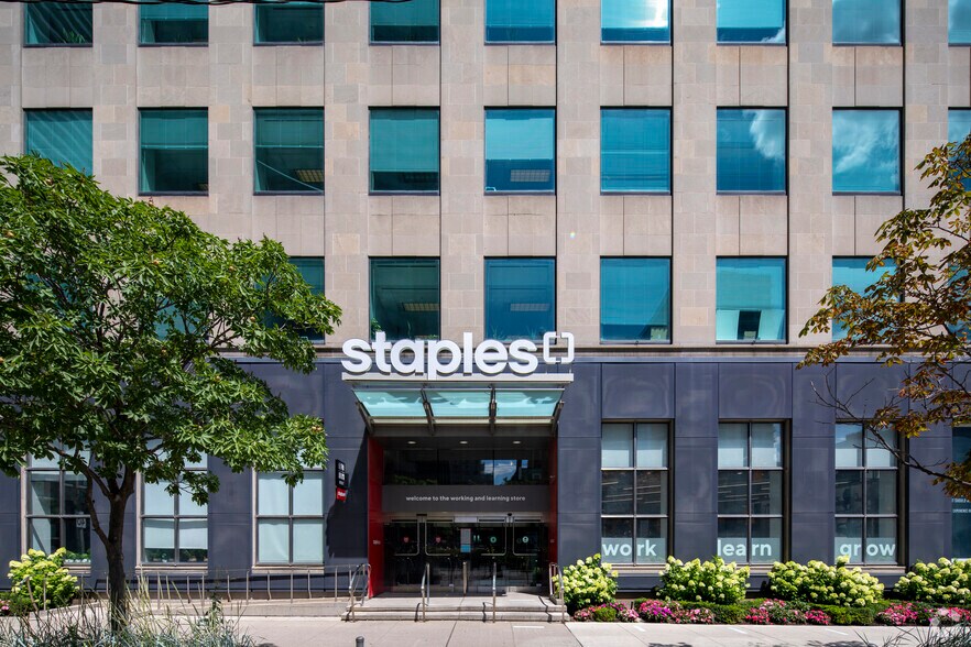 More Photos Of 375 University Ave, Toronto Office For Lease