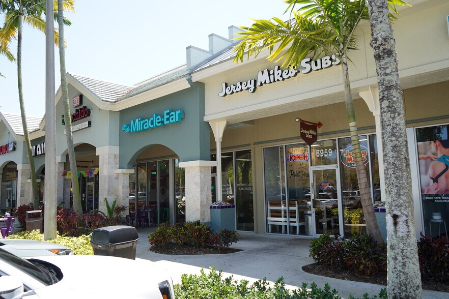 More Photos Of 6903-6989 W Broward Blvd, Plantation Freestanding For Lease