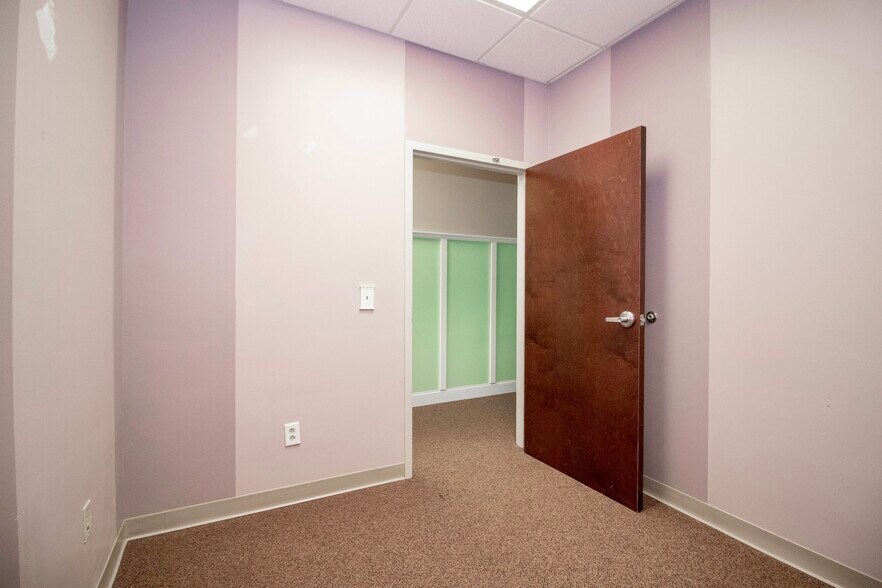 More Photos Of 285 N Main St, Troutman General Retail For Lease