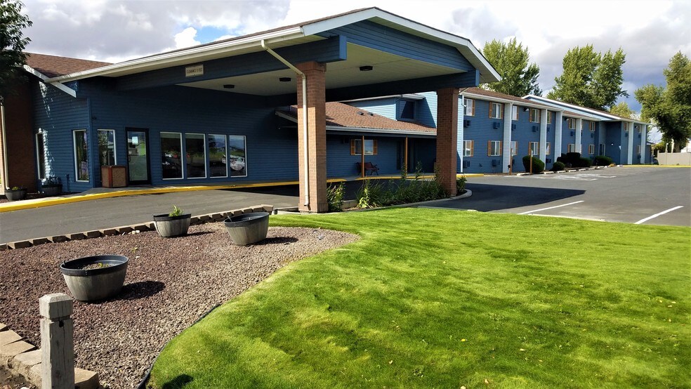 More Photos Of 1513 S Smittys Blvd, Ritzville Hotel For Sale