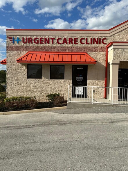 More Photos Of 2010-2020 Nightingale Ln, Tavares Medical For Sale