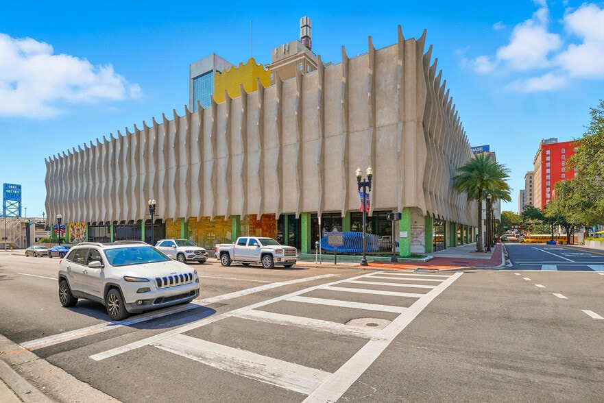 More Photos Of 40 E Adams St, Jacksonville Office For Lease