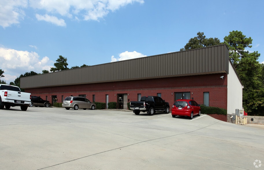 More Photos Of 129 Pine Grove Rd, Locust Grove Unknown For Lease