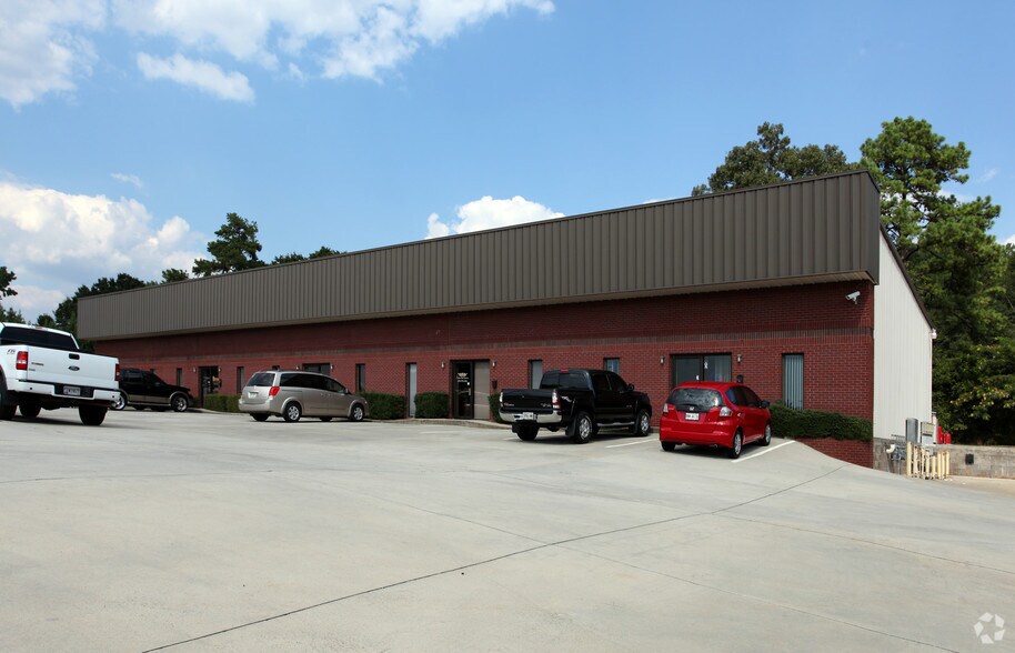 More Photos Of 129 Pine Grove Rd, Locust Grove Unknown For Lease