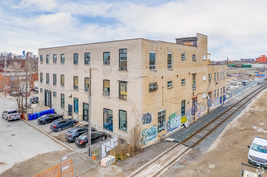 More Photos Of 87 Wade Ave, Toronto Warehouse For Lease