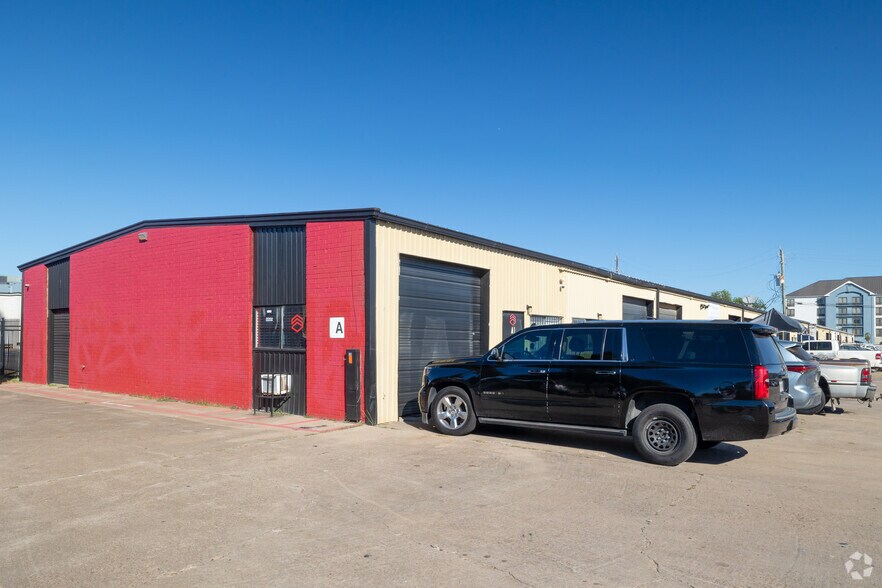 Primary Photo Of 9125 Airport Blvd, Houston Warehouse For Lease