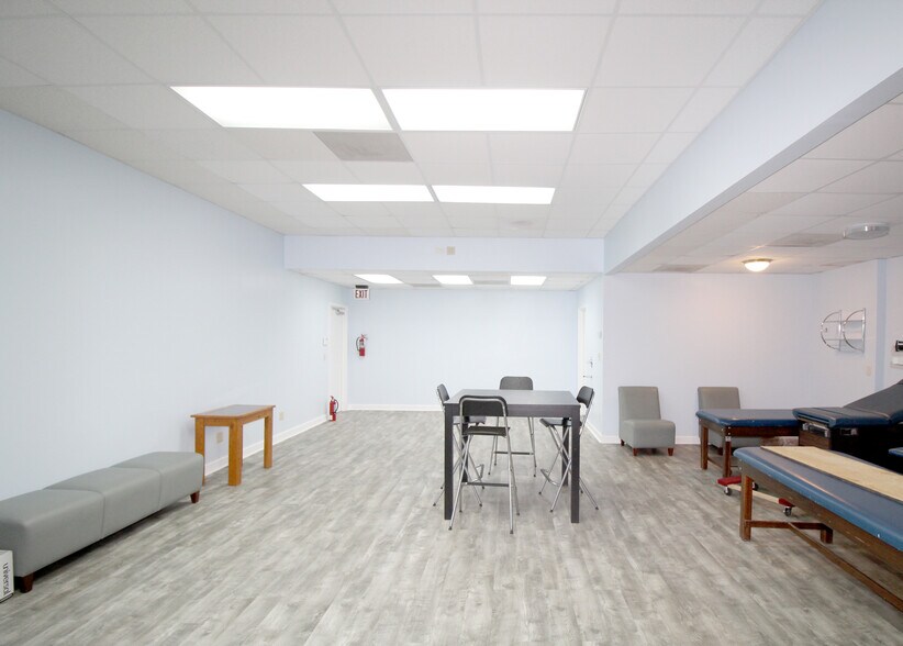 More Photos Of 9765 San Jose Blvd, Jacksonville Medical For Lease
