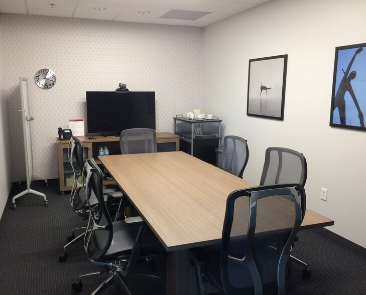 More Photos Of 100 Warren St, Mankato Coworking Space