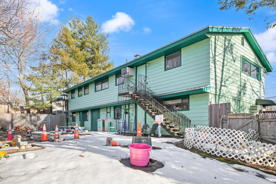 More Photos Of 600 E Ashland St, Brockton Office For Sale