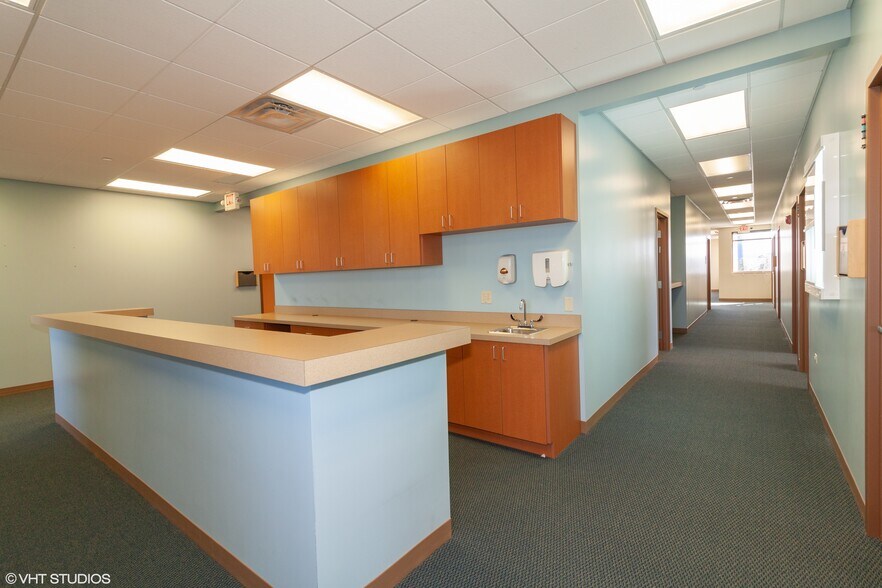 More Photos Of 329 Remington Blvd, Bolingbrook Medical For Lease
