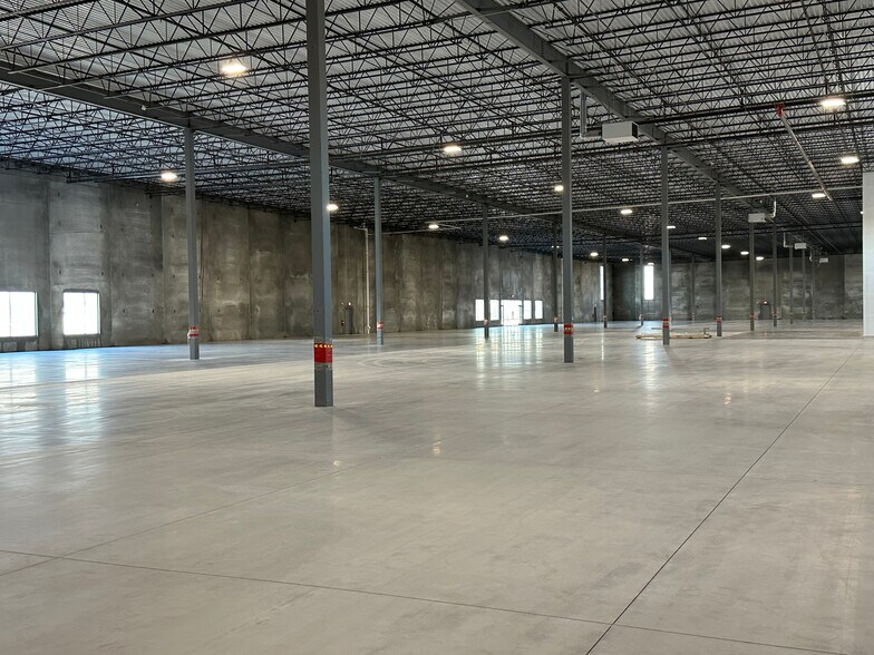 More Photos Of 3460 Marnie Ave, Waterloo Manufacturing For Lease