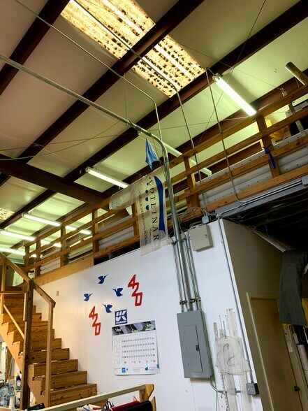 More Photos Of 2031 Anders Ln, Kemah Light Distribution For Lease