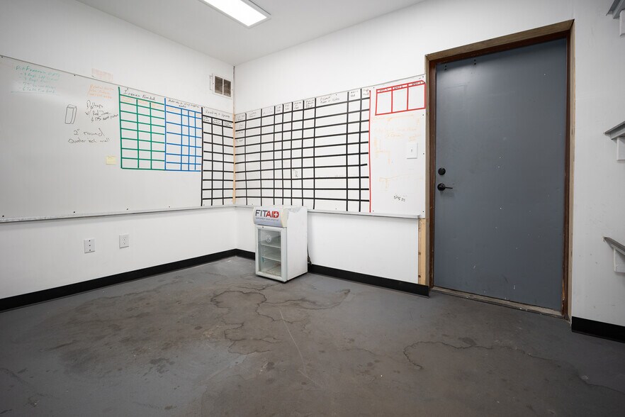 More Photos Of 2805 Broce Dr, Norman Warehouse For Sale