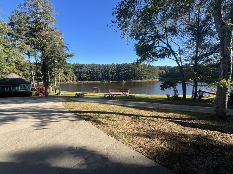 More Photos Of 460 Aerodrome Way, Griffin Land For Sale