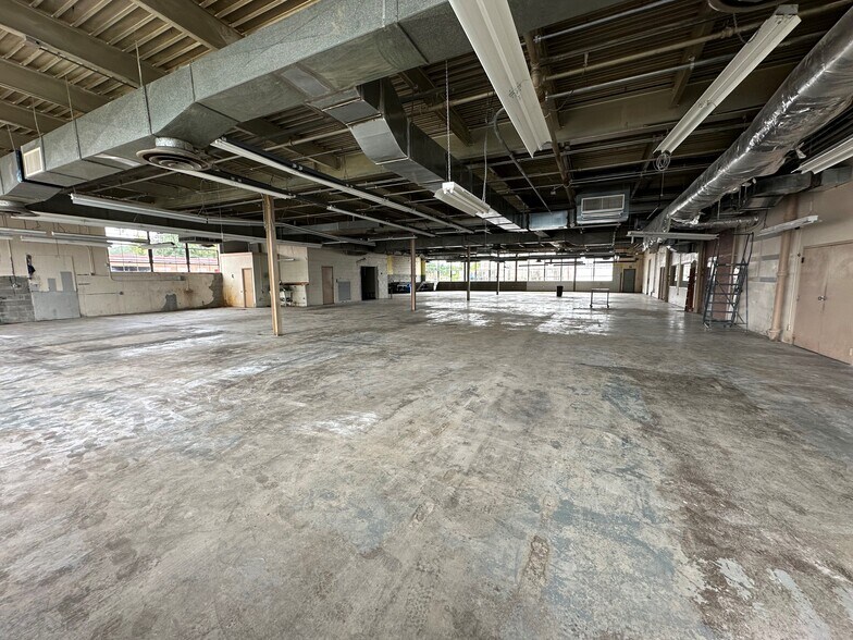 More Photos Of 237 Weston St, Hartford Industrial For Sale