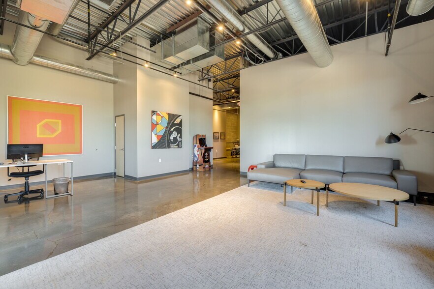 More Photos Of 1804 NW 16th St, Oklahoma City Office For Lease