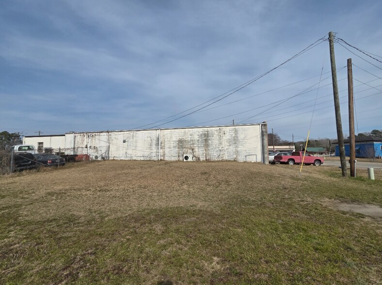 More Photos Of 300 W Seaboard St st, Bladenboro Industrial For Sale