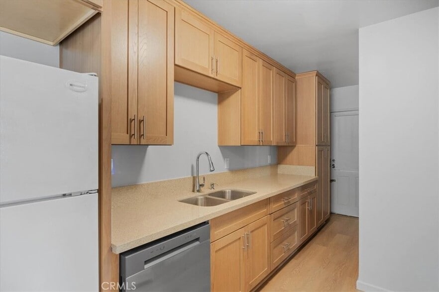 More Photos Of 1901 Hauser Blvd, Los Angeles Apartments For Sale