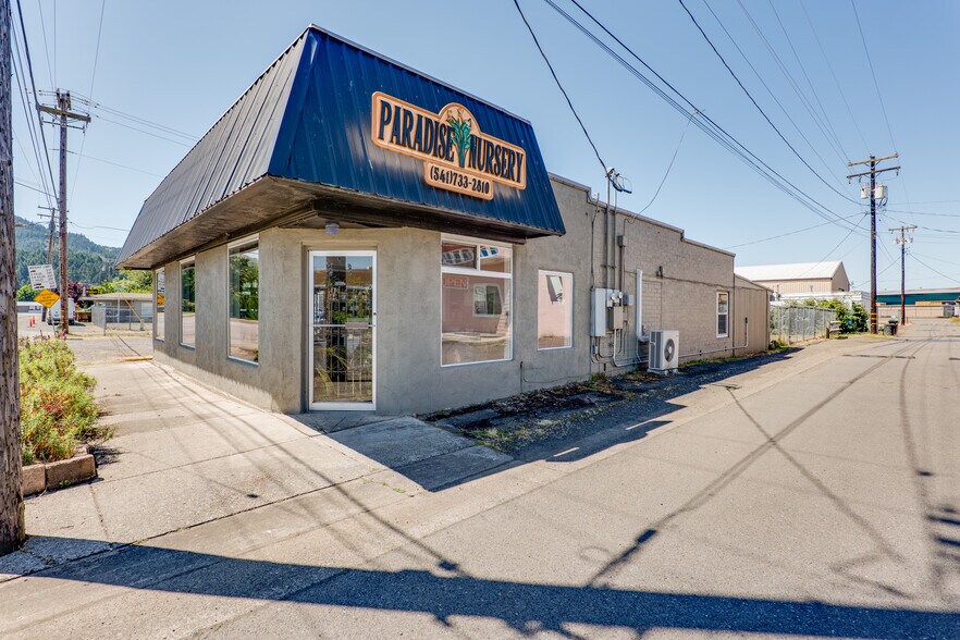 More Photos Of 119 S Calapooia St, Sutherlin Freestanding For Sale