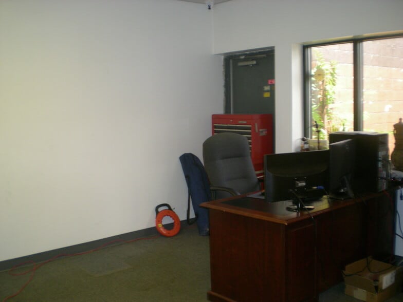 More Photos Of 12821 Capital St, Oak Park Warehouse For Sale