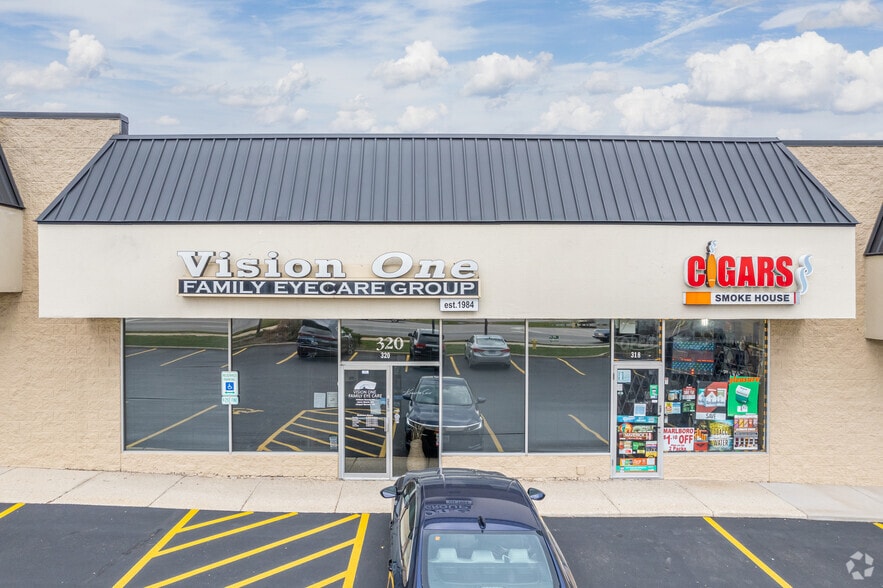 More Photos Of 310-330 W Roosevelt Rd, Lombard General Retail For Lease