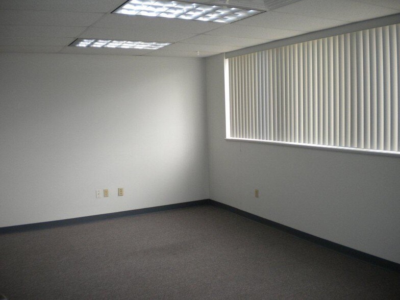 More Photos Of 1157 Highland Ave, Cheshire Medical For Lease