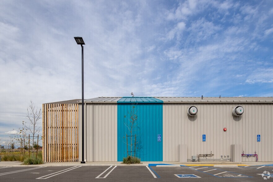 More Photos Of 1730 Flight Way, Tustin Unknown For Lease