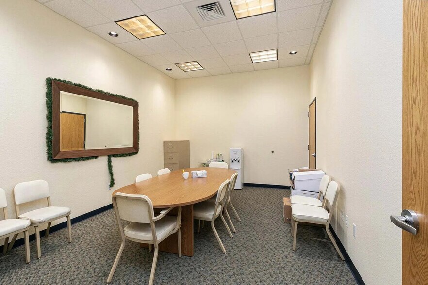 More Photos Of 21 Public Sq, Stockton Office For Sale