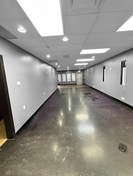 More Photos Of 6507-6511 Bowness Rd NW, Calgary Storefront For Lease