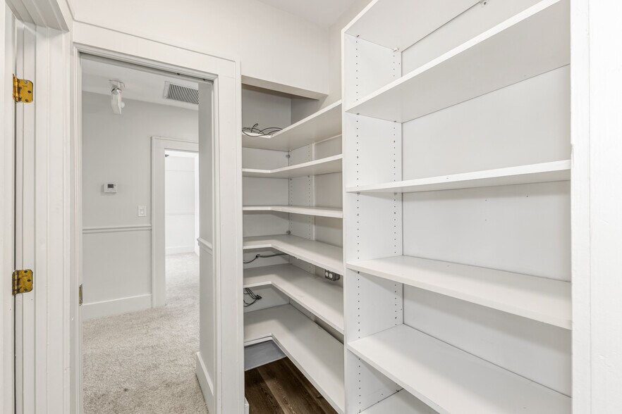 More Photos Of 138 E Gore St, Orlando Medical For Sale