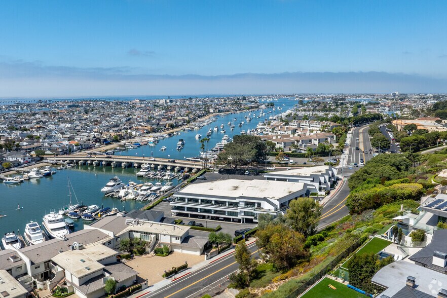 More Photos Of 1111 Bayside Dr, Corona Del Mar Office For Lease