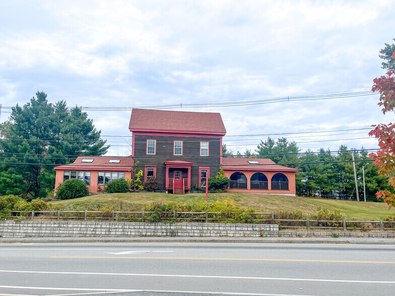 More Photos Of 1871 Forest Ave, Portland Restaurant For Sale