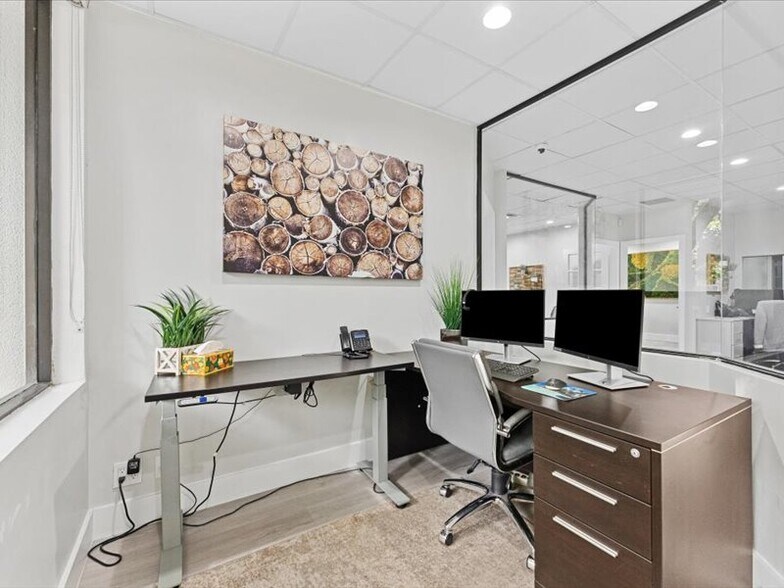 More Photos Of 2295 NW Corporate Blvd, Boca Raton Office Residential For Lease