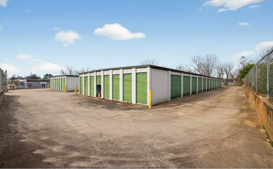 More Photos Of 939 N Logan St, Gaffney Self Storage For Sale