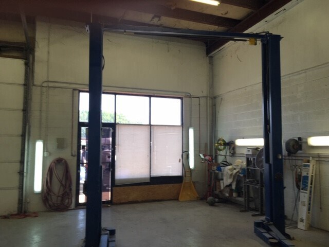 More Photos Of 9107 Industry Dr, Manassas Park Warehouse For Lease