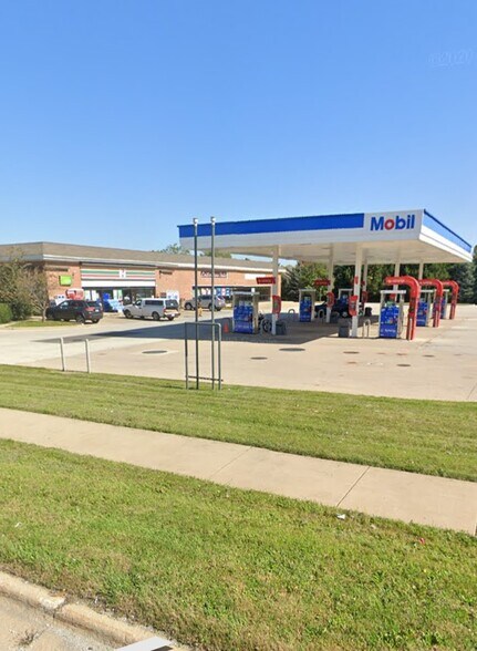 More Photos Of 6350 W 135th St, Palos Heights Service Station For Lease