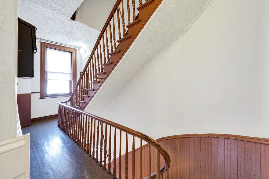 More Photos Of 325-327 Court St, Brooklyn Multifamily For Sale