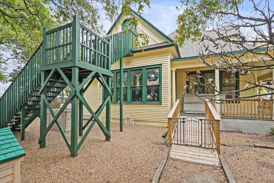 More Photos Of 1030 4th St, Rosenberg Daycare Center For Sale