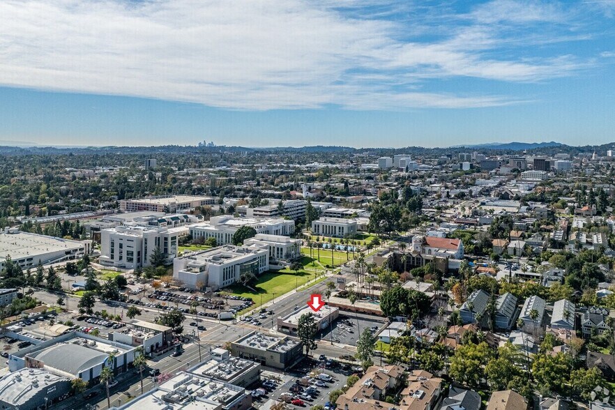 More Photos Of 1655-1671 E Colorado Blvd, Pasadena Fast Food For Lease