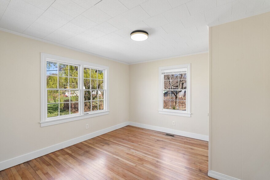 More Photos Of 720 Main st, Canton Bank For Lease