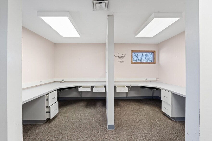 More Photos Of 1515 S 19th St, Elwood Medical For Lease