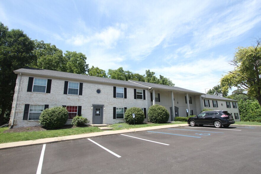 More Photos Of 240 Grovewood Pl, Beech Grove Apartments For Sale