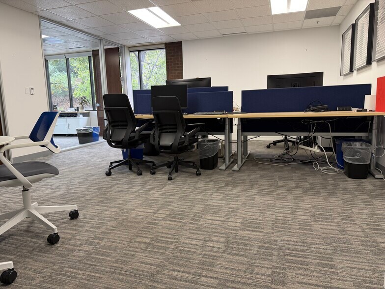 More Photos Of 2730 Sand Hill Rd, Menlo Park Office For Lease